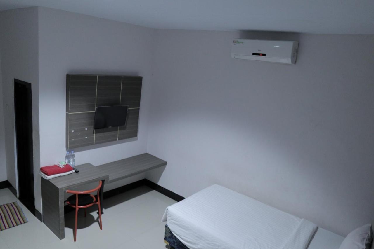 Reddoorz @ Pasangkayu Mamuju Utara 호텔 외부 사진